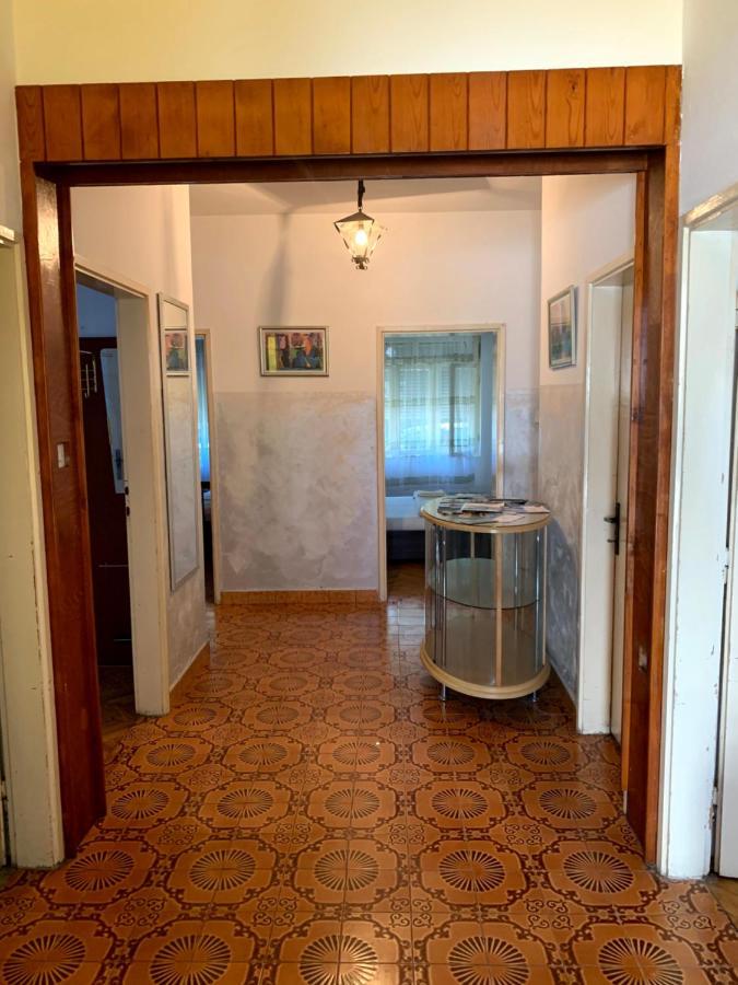 Hostel Holiday Cetinje Exteriör bild